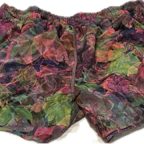 Lululemon Hotty Hot High-Rise Lined Short 4" Size 10 - Picture 6 of 8